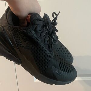 Women’s Nike AirMax 260 Athletic Shoes